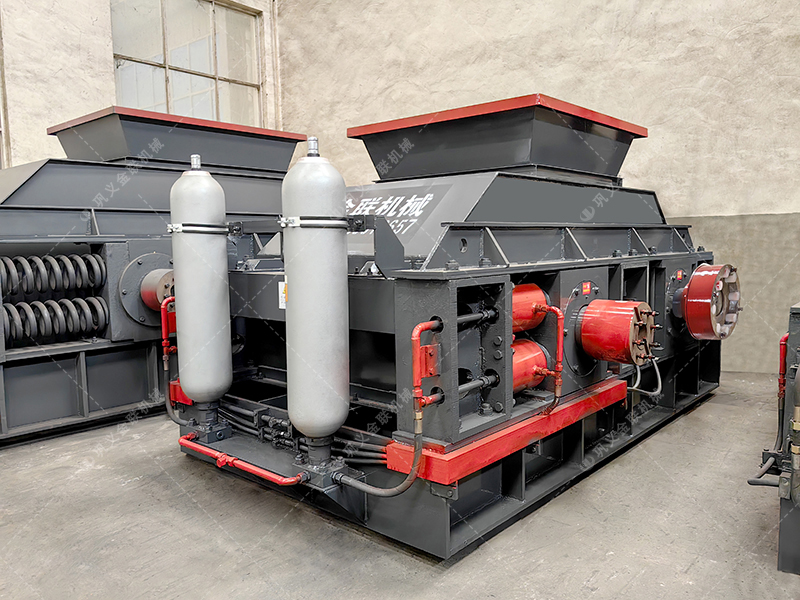 在挑選白云石對輥破碎機生產廠家時，該考慮哪些因素呢？